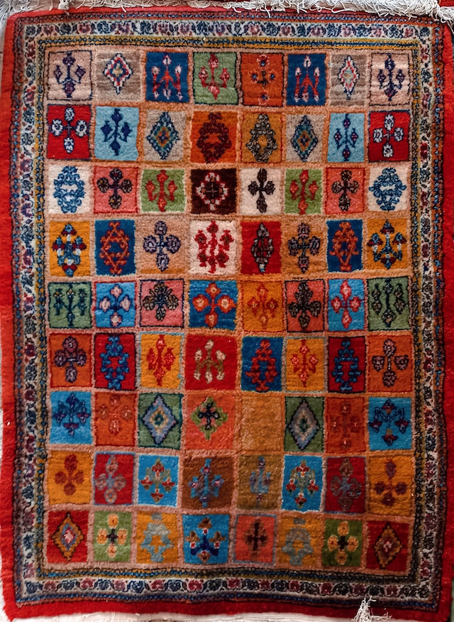 Popular designs and patterns of Wild West roundup rugs